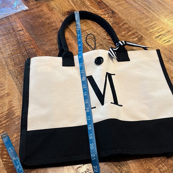 BeeGreen Personalized “M” Canvas Tote NWT - Picture 6 of 11
